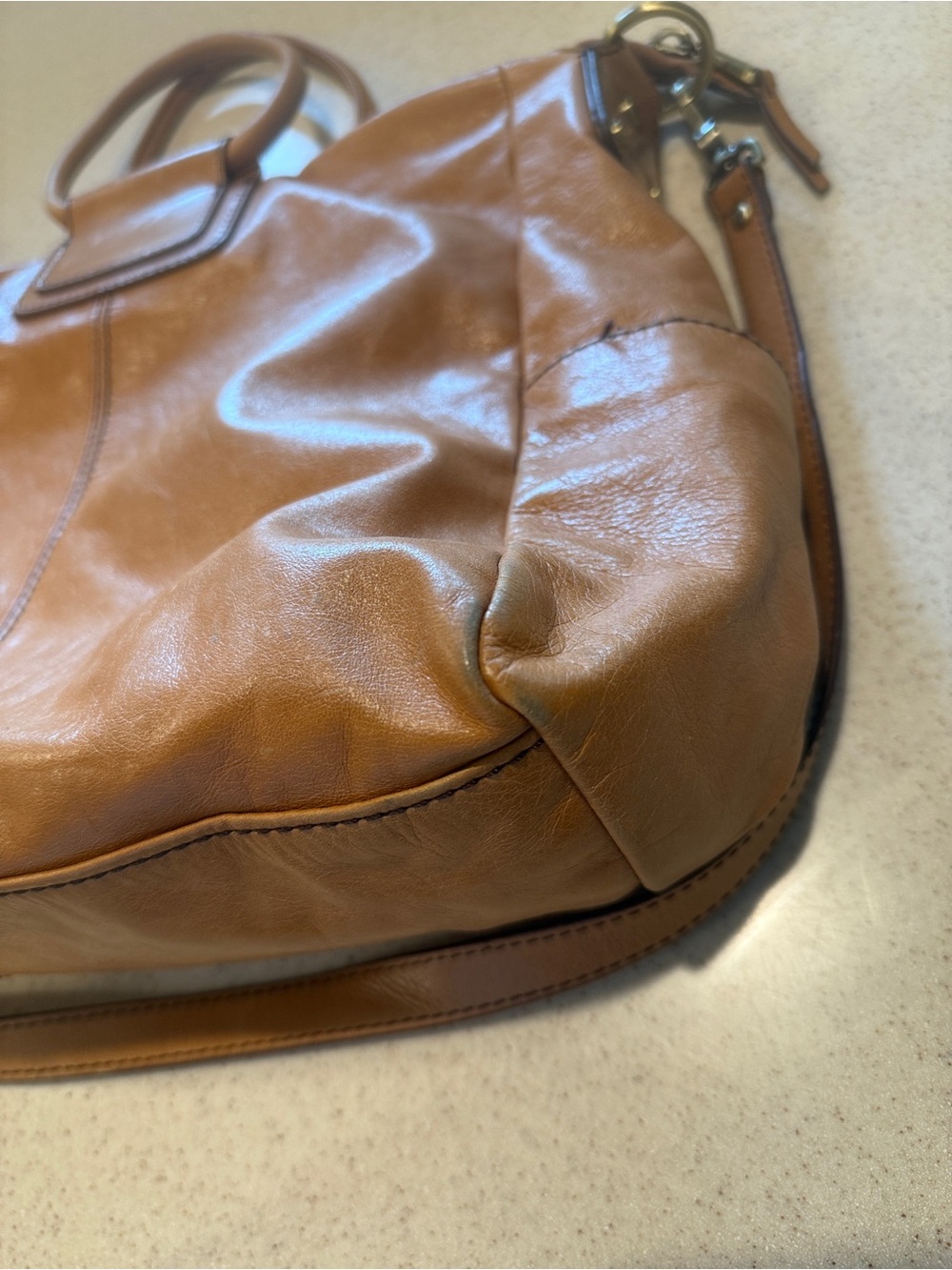 HOBO Sheila Satchel - Picture 12 of 16